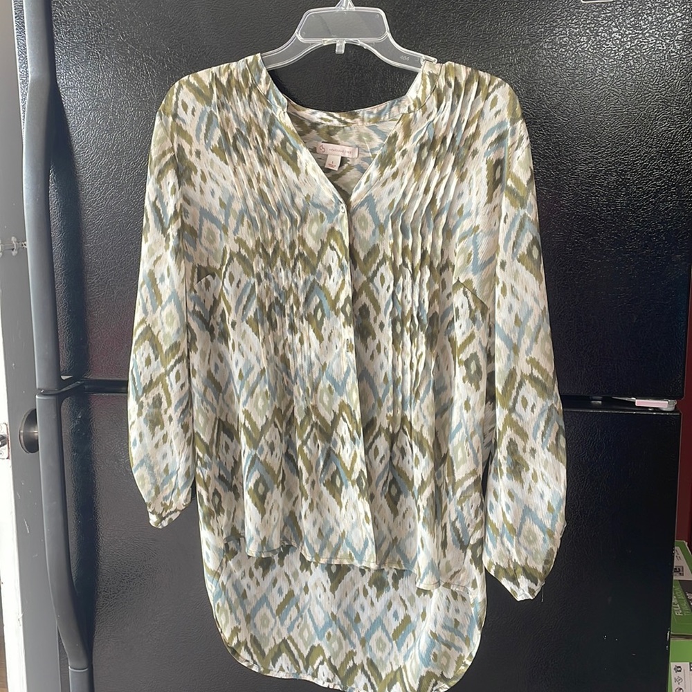 Db established 1962 size large blouse